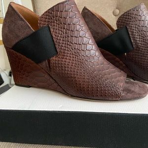 Donald Pliner wedge open toe. Worn once.suze 9 1/2